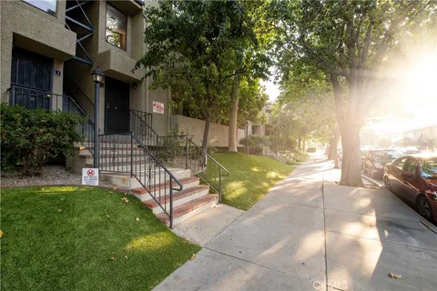 21000 Bryant Street Unit 9, Canoga Park, CA 91304