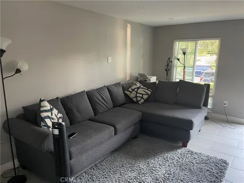 1781 W Glenoaks Avenue, Anaheim, CA 92801