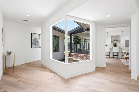 1985 Highland Oaks Drive, Arcadia, CA 91006