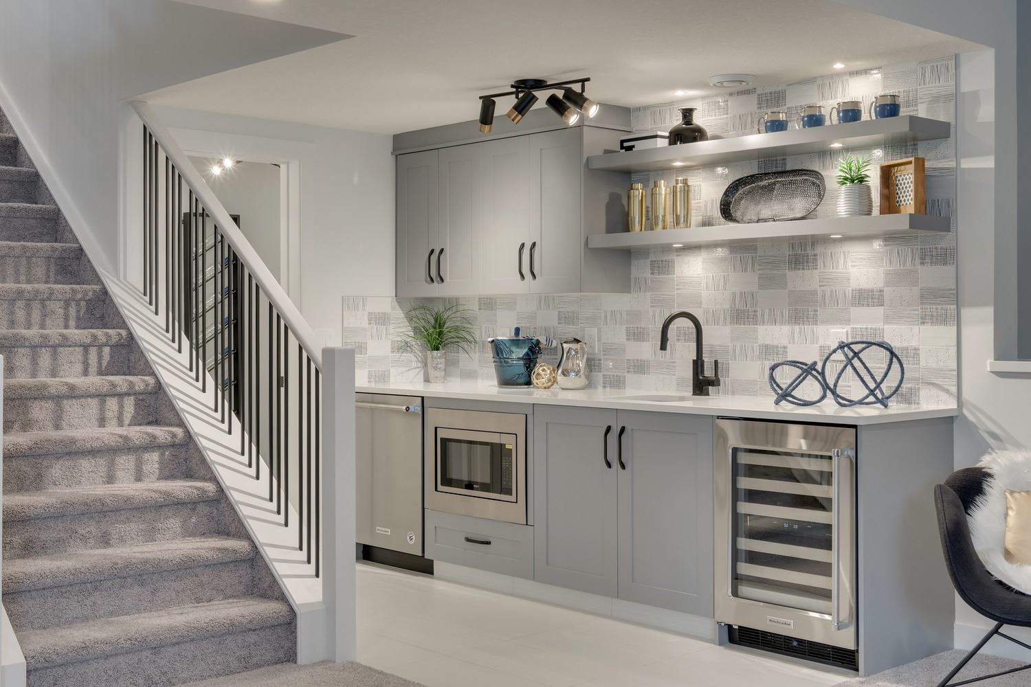 Additional image 18 of Legacy