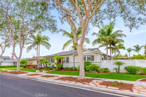 881 Kallin Avenue, Long Beach, CA 90815