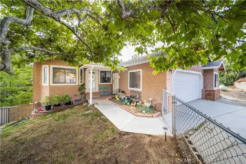 13320 Mason Hill Road, Lake Hughes, CA 93532