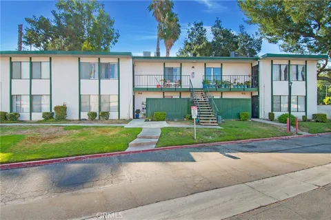 1735 E Washington Street Unit B26, Colton, CA 92324