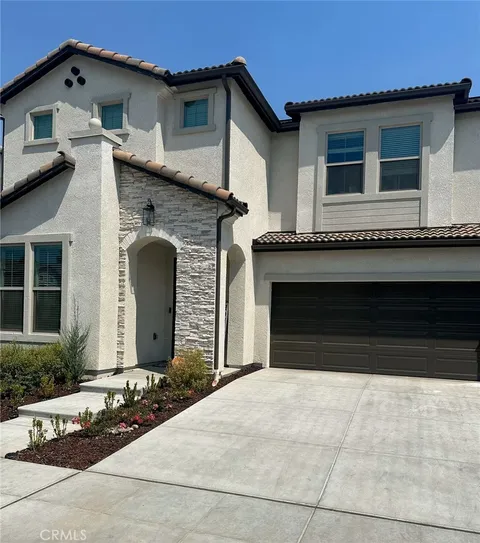 2925 Vermont Avenue, Clovis, CA 93619