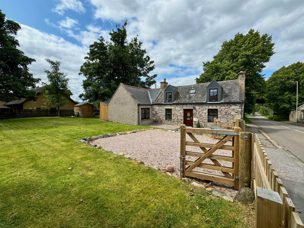 Additional image 13 of Main Street, Tomintoul