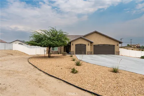 15325 Myalon Road, Apple Valley, CA 92307