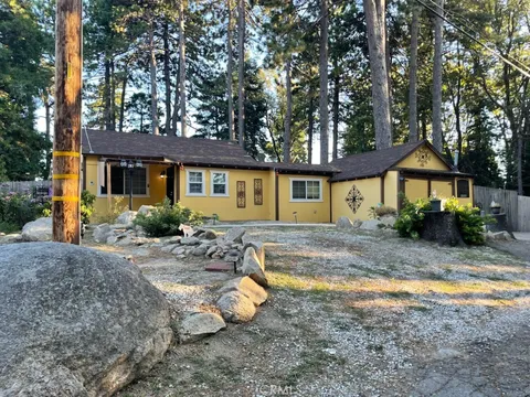 25031 Sunset Drive, Crestline, CA 92325