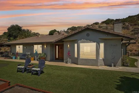 19445 Laurel Lane, Ramona, CA 92065