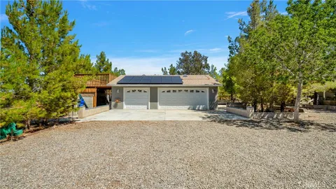 18320 Horseshoe Trail, Helendale, CA 92342