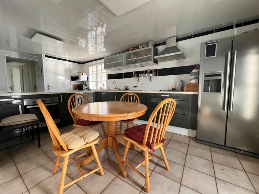 Additional image 2 of Poitou-Charentes, Vienne, Voulême, France