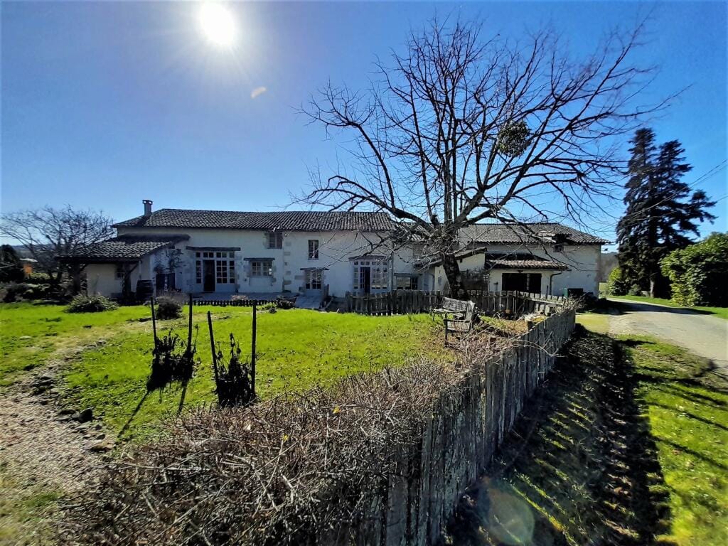 Primary image of Aquitaine, Dordogne, Saint-Méard-de-Gurçon, France