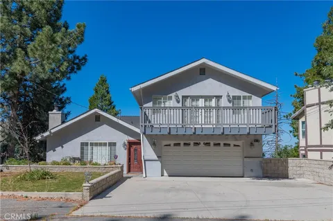 2740 Valkyrie Drive, Running Springs, CA 92382