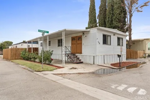 113 Cedarwood Ln, Bakersfield, CA 93308