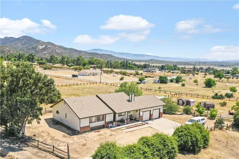 40300 Brook Trails Way, Aguanga, CA 92536