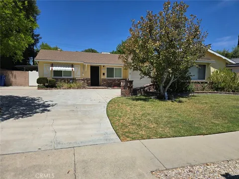 22455 Bassett Street, West Hills, CA 91307
