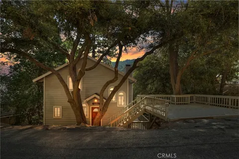 319 Dorn Drive, Crestline, CA 92325