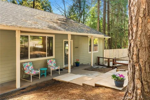 14868 Hickok Court, Magalia, CA 95954