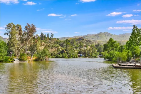 1988 Lookout Drive, Agoura Hills, CA 91301