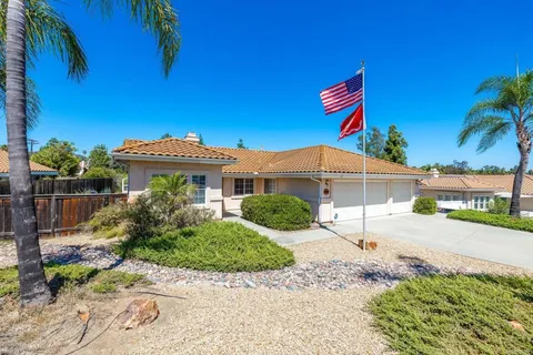 2050 Susan Court, Escondido, CA 92026