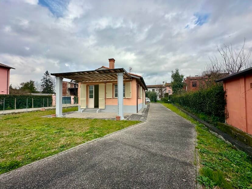 Additional image 3 of Lucca, Lucca, Tuscany, Italy