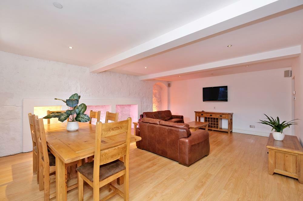 Additional image 10 of 3a Golden Square, Aberdeen, AB10 1RD