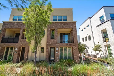 196 Harringay, Irvine, CA 92618