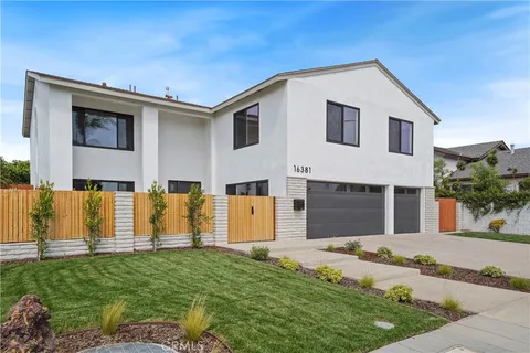 16381 Whittier Lane, Huntington Beach, CA 92647