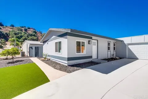 215 Brett Place, Escondido, CA 92027