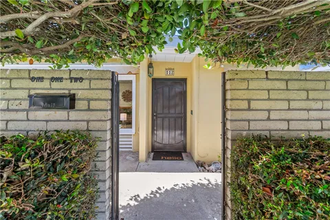 112 Huntington Street, Huntington Beach, CA 92648