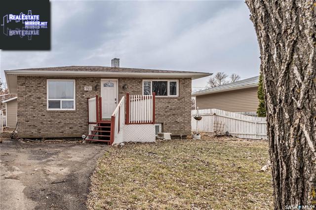 751 Duffield Street W, Moose Jaw, Saskatchewan, S6H5J4, Canada