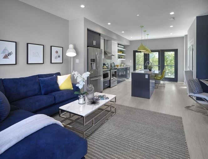 Additional image 10 of Pivot