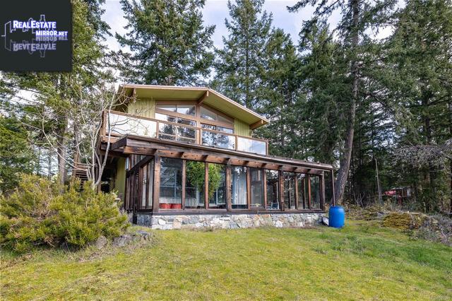 102 Westonview DrSalt Spring, British Columbia, V8K1X5, Canada