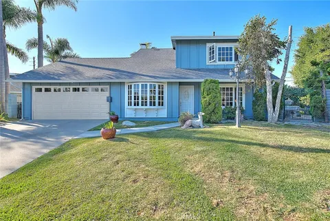 21011 Manessa Cir, Huntington Beach, CA 92646