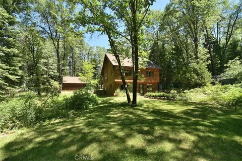 413 N Adams Drive, Mount Shasta, CA 96067