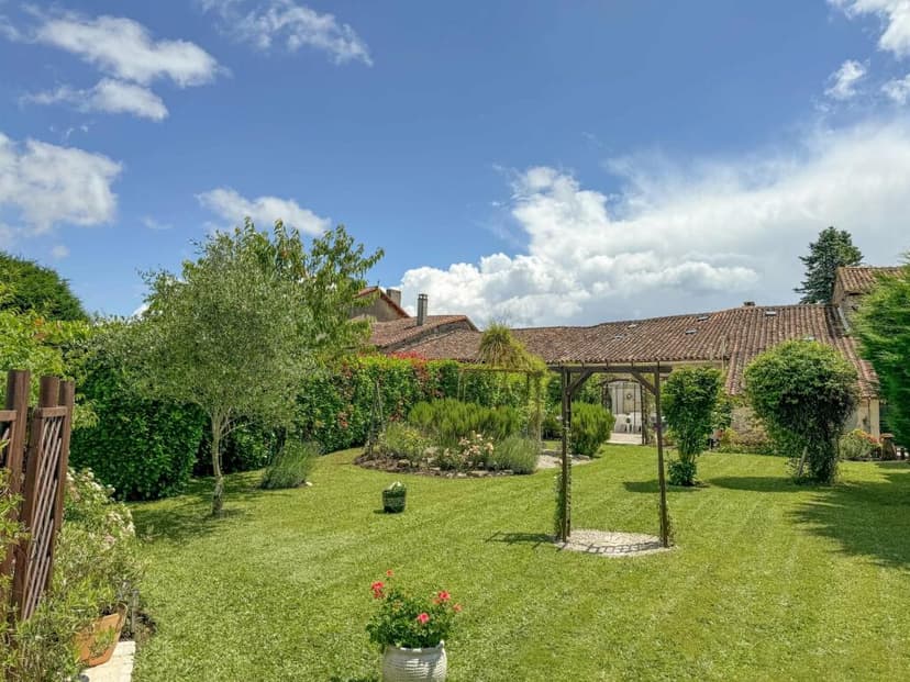 Additional image 2 of Poitou-Charentes, Charente, St-Claud, France