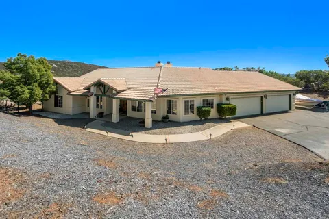 2248 Camino Del Vecino, Alpine, CA 91901