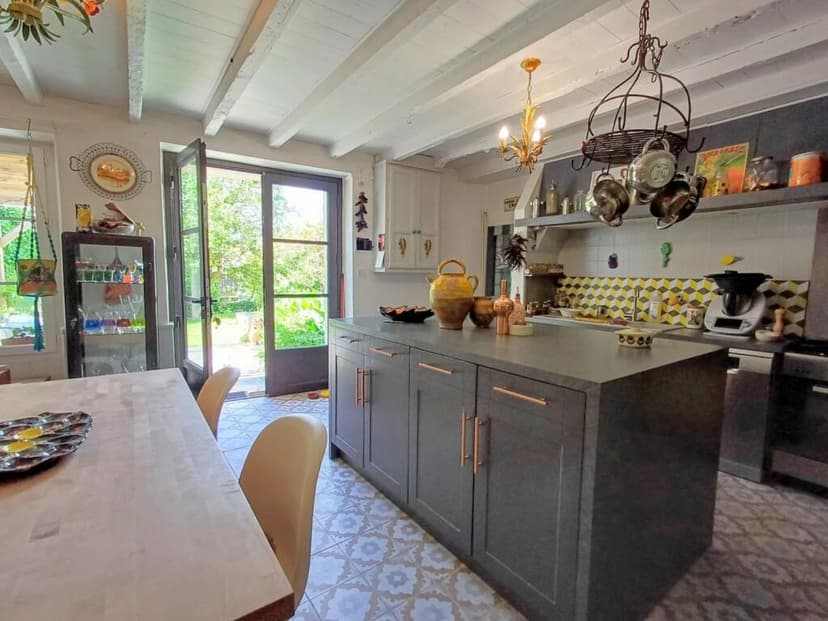 Additional image 3 of Pons, Poitou-Charentes, 17800, France