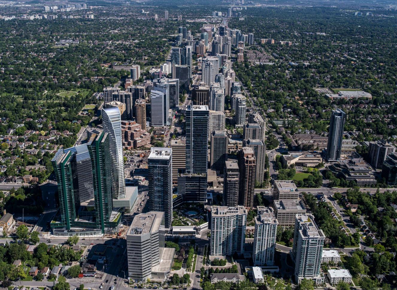4800 Yonge Street Condos photo 3