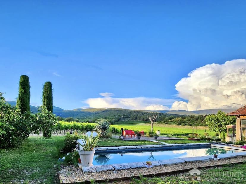 Additional image 2 of Provence-Alps-Cote d`Azur, Vaucluse, St-Saturnin-lès-Apt, France