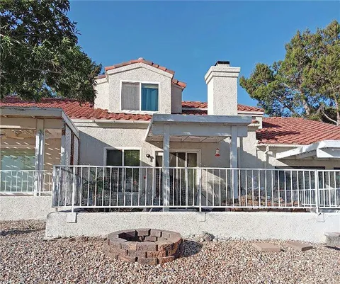 14702 Clubhouse Drive Unit B, Helendale, CA 92342