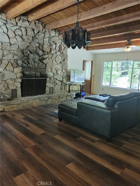 32187 Cove Circle, Running Springs, CA 92382