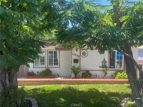 10339 Fernglen Avenue, Tujunga, CA 91042