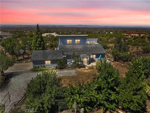 9638 Ponderosa Road, Pinon Hills, CA 92372