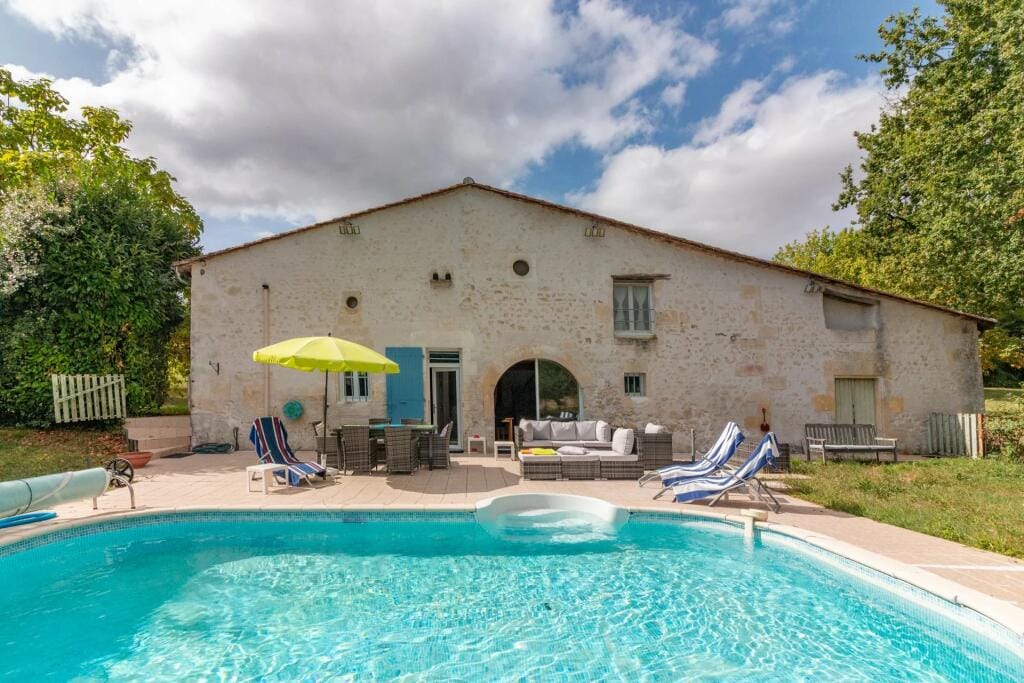 Primary image of Poitou-Charentes, Charente-Maritime, Jonzac, France