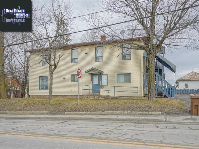 377-383 Rue Main E.Coaticook, Quebec, J1A1N6, Canada