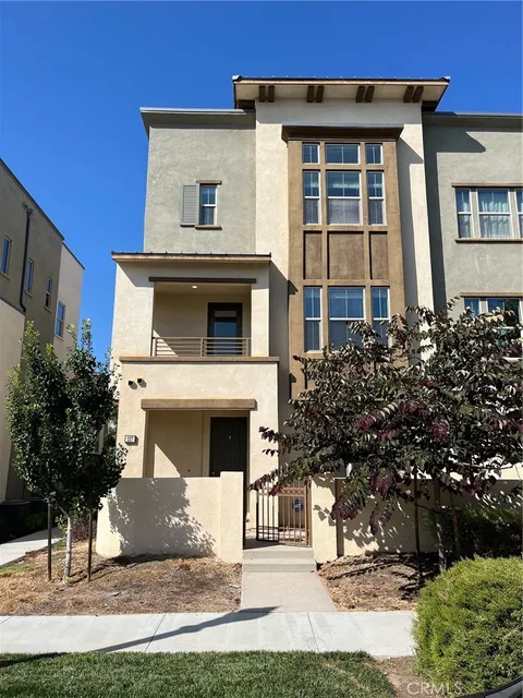 127 Mongoose, Irvine, CA 92618