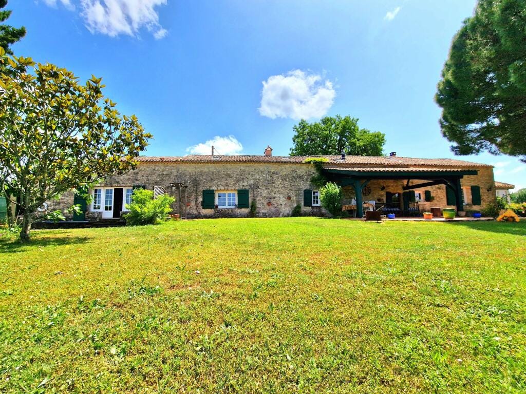 Primary image of Aquitaine, Dordogne, Eymet, France