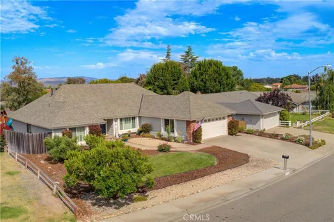 4387 Coachman Way, Santa Maria, CA 93455