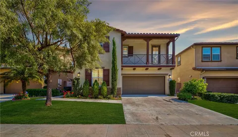 694 E Mandevilla Way, Azusa, CA 91702