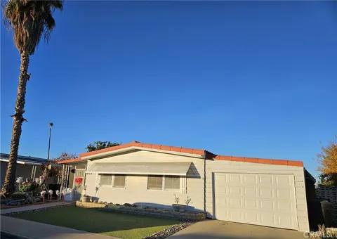 1025 S Lyon Avenue, Hemet, CA 92543